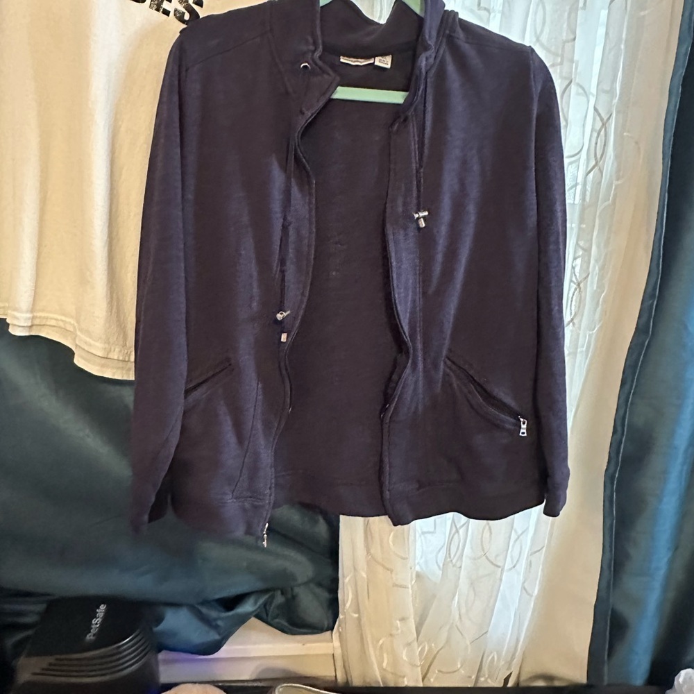 Croft & Barrow Women’s  Navy Jacket with zip front and zip pockets